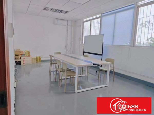 龙华汽车站旁边新出原房东整层1200平精装厂房出租，大气前台，带有生产车间