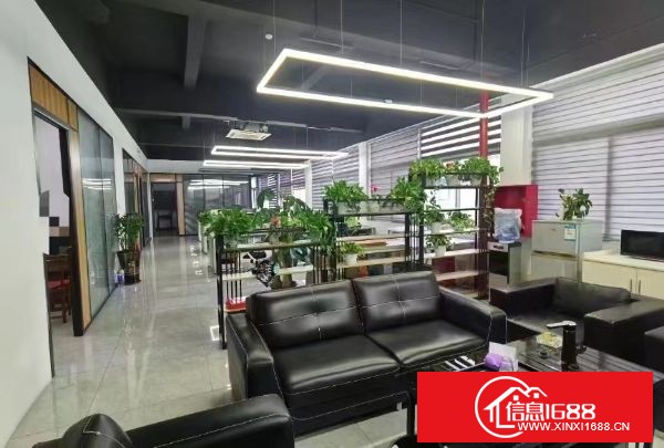 龙华元芬地铁口，独院1-3层实际面积2200平方米出租，适合做电商贸易，企业总部等