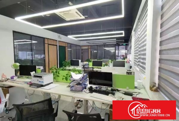 龙华元芬地铁口，独院1-3层实际面积2200平方米出租，适合做电商贸易，企业总部等