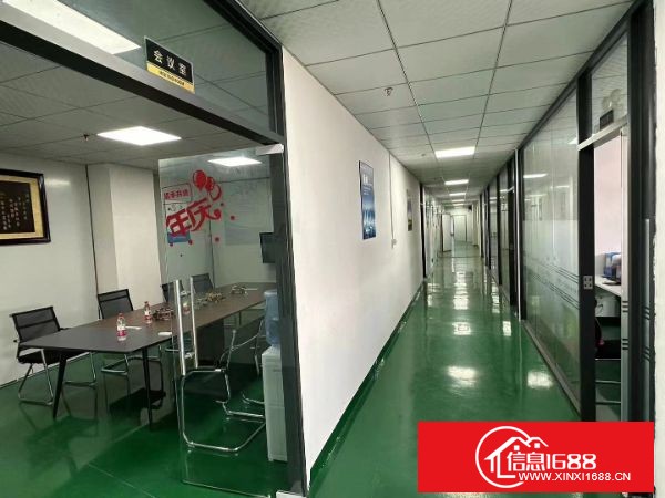 东莞塘厦蛟乙塘红本工业厂房A栋4楼1480无尘车间带全新办公室精装修，厂房配备标准两台3吨快速货梯，承重1.5吨