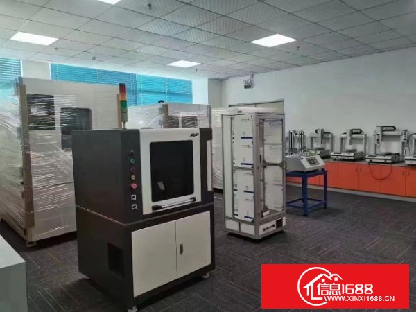 东莞长安镇厦岗社区 新空出750平带精装修，水电齐全，办公用品，桌椅，空调，前台，配套齐全