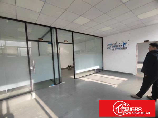 龙岗南联工业区新出小面积3楼400平， 带精装办公室，园区交通便利