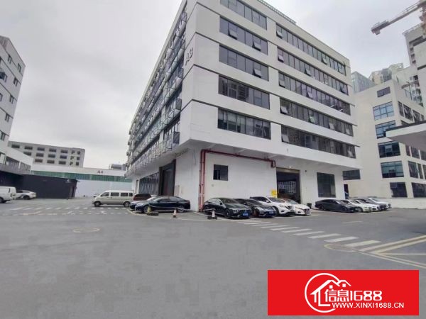 坂田地铁口新出一楼2000平，层高6m，门口空地大，三面开门，大小分租