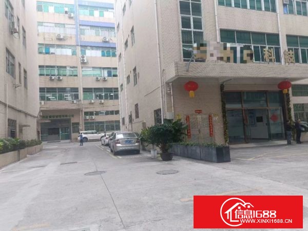 石岩塘头一手房东独院厂房招租，面积5500平米，实际面积出租，单层1100平方，可分租，三月底空，可谈可定