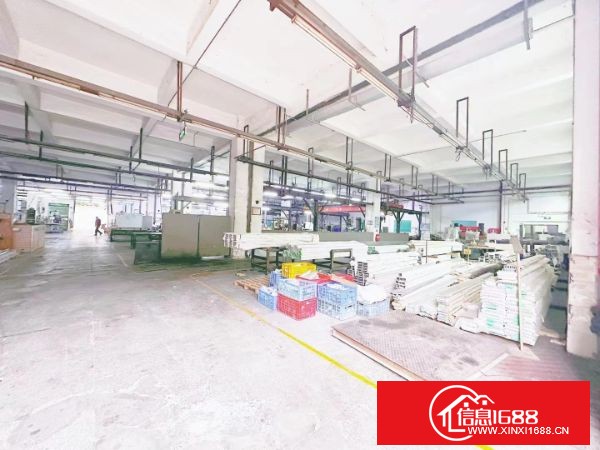 沙井地铁口附近，原房东自建厂房独门独院16000平，厂房：1-3层12000平，宿舍1-5层4000平