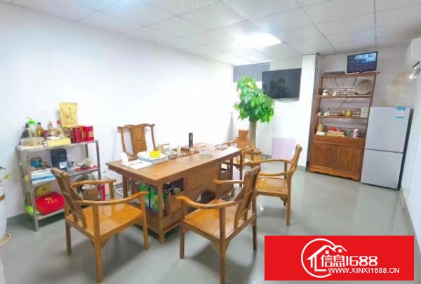 沙井107德普电子附近：单一层独门独院：1楼整层2500平，到顶12米，滴水7米，带2部3吨行车，有现成办公室装修