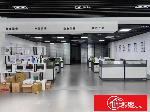 龙岗宝龙14号线地铁口工业园新出楼上924平方带精装修厂房出租