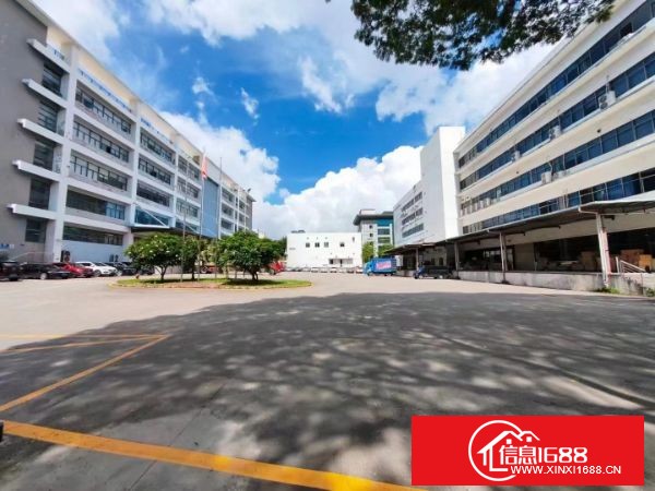 龙岗宝龙14号线地铁口工业园新出楼上924平方带精装修厂房出租