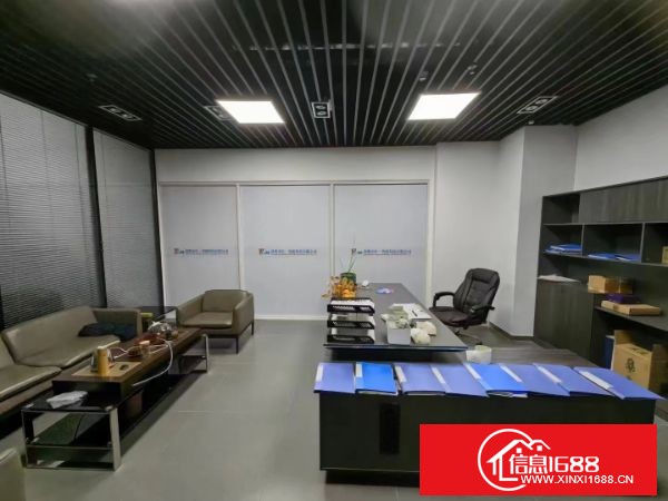 龙岗宝龙14号线地铁口工业园新出楼上924平方带精装修厂房出租