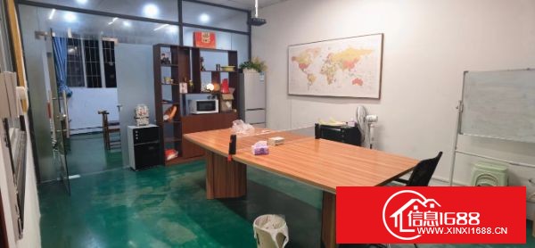 石岩北路上屋地铁站附近：  工业园分租楼上680平标准厂房  实用率高   精装修 价格便宜、