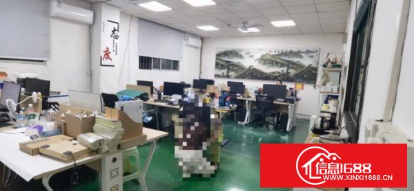 石岩北路上屋地铁站附近：  工业园分租楼上680平标准厂房  实用率高   精装修 价格便宜、