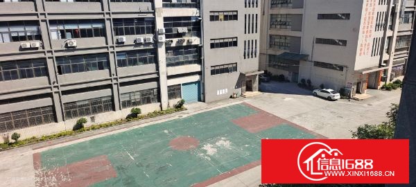 东莞凤岗金凤凰原房东实际面积无公摊， A栋​一楼整层1800平 ​二楼整层1800平 现成航车，办公室。层高6.5米