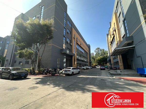 石岩北环路原房东独栋1-5楼，一楼1546平，2-5楼1508平，总面积7578平，带精装修，实际面积出租，300平方起租