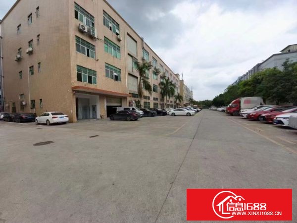 观澜桂花梅观高速出口附近，一楼厂房1100平米，层高5.8米，适合五金、设备、CNC、注塑等行业，可分租