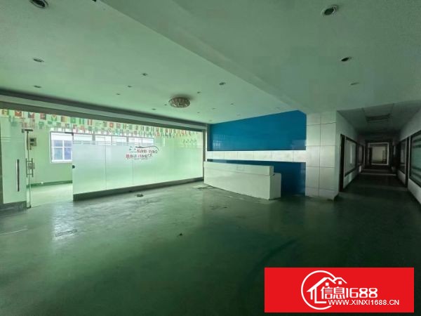 松岗燕川原房东独院 厂房：1栋 1—4层实际面积5300 平方  2栋 1-4层实际面积5300平方 宿舍：可分租可整租