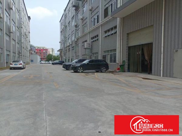 东莞凤岗一楼680平米，有牛角行车，高度七米，水电齐全，有现成办公室