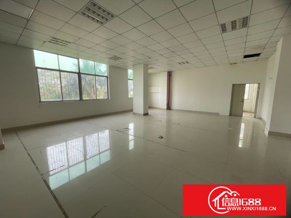 观澜章阁‮房原‬东独院厂‮出房‬租，实际面积出租，厂房三‮实层‬际2400平，没有公摊，有现成装修，可分租