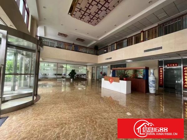 东莞塘厦大坪高速出口，新出原房东楼上标准厂房1500平方，周边配套齐全，园区高端上档次