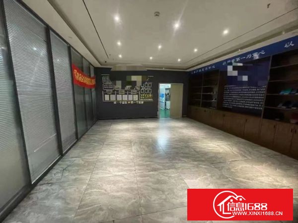 观澜章阁主干道边，原房东厂房出租3楼1500平，4楼1500平，带装修，厂房使用率高，可分租