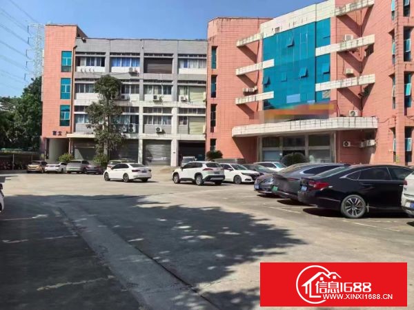 东莞长安镇锦厦 三楼1000平米月底空出。 水电齐全，现成办公室，入住就可以生产