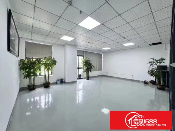 福永桥头地铁站附近，楼上1850平方，现成的无尘车间，单一层独立户型，水电到位