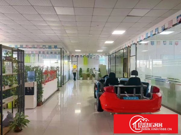 东莞虎门镇怀德原房东独门独院 厂房1-2层4000 宿舍2栋1200 合计面积：5200平方，可分租