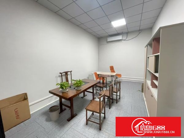 松岗地铁口零距离全新红本科创产业园 592平（全新装修，家私，空调齐全）
