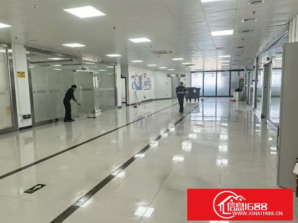 塘坑地铁口产业园新出三楼1200平米 电商，培训，办公，现成办公室水电装修