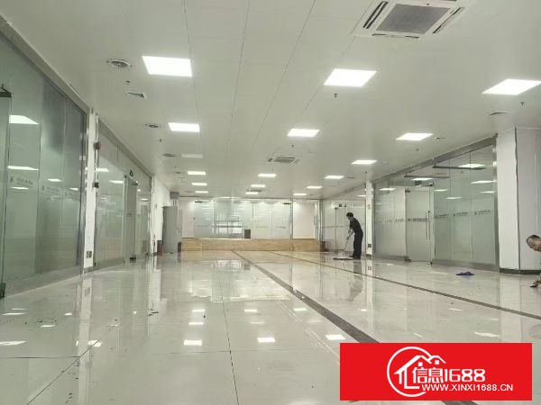 塘坑地铁口产业园新出三楼1200平米 电商，培训，办公，现成办公室水电装修