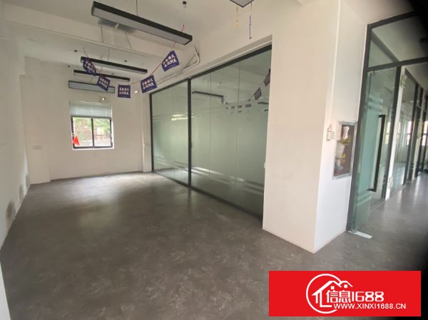 坂田地铁口100米距离。 独门独院办公室1～3楼， 每层350平，共约1050平，独立的院子，可分租