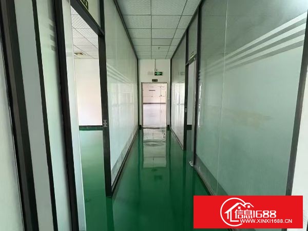 东莞长安新安社区 2楼450平方重工业厂房，带装修玻璃办公室三间