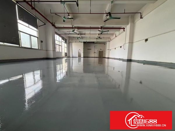东莞长安新安社区 2楼450平方重工业厂房，带装修玻璃办公室三间
