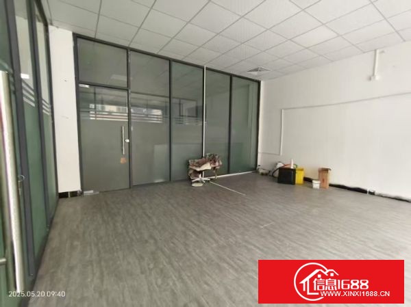 东莞塘厦林村一楼出租800 平米， 现成装修水电齐全，没有转让费