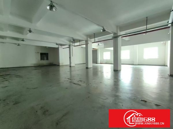 东莞长安镇街口一楼实际面积600方，豪华装修，不要转让费，厂房方正好用