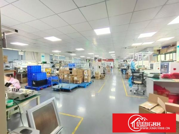 石岩新出现成贴片厂760平，4间独立办公室，长条户型，中间无柱子使用率高