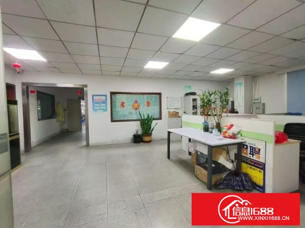 石岩新出现成贴片厂760平，4间独立办公室，长条户型，中间无柱子使用率高