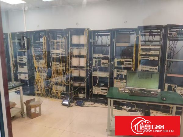 龙华大浪原房东实际面积标准厂房400㎡，无公摊，带有现成装修，