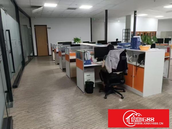 坪山大工业区新出楼上精装修厂房 面积3500平，现成无尘车间 水电，家具，办公家私齐全