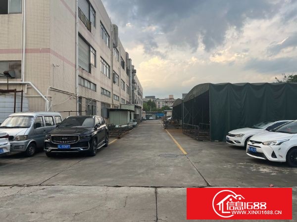 松岗罗田原房东直租 厂房三层共6900平方，宿舍1900平方，大小可分