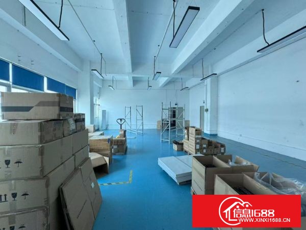 龙华大浪一手房东楼上600平，现成办公室装修＋车间（仓库），租金美丽