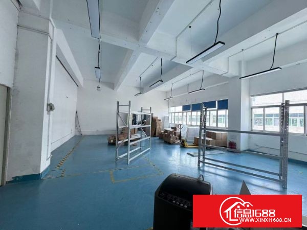 龙华大浪一手房东楼上600平，现成办公室装修＋车间（仓库），租金美丽