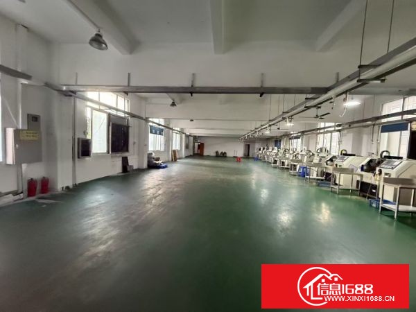 长安镇乌沙原业主分租 一楼300平，二楼800平，主线、办公室齐全，洗手间装修齐全