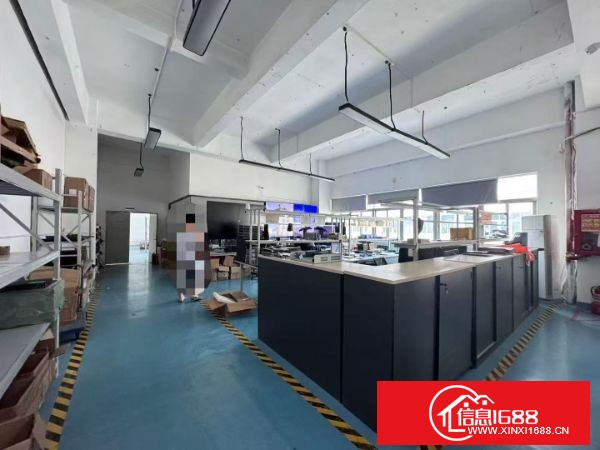 龙华大浪一手房东楼上600平方，现成办公室装修＋车间（仓库），租金美丽