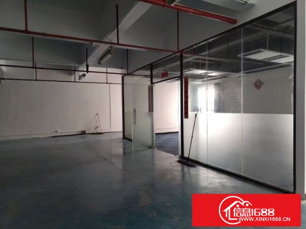 东莞长安沙头小面积厂房出租 3楼380平方, 一个办公室，一个洗手间， 水电齐全 3吨货梯