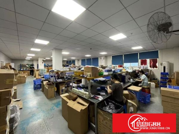 东莞塘厦平山高速附近 标准厂房楼上实际面积1800平，300平无尘车间，报价17