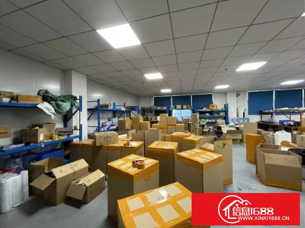 东莞塘厦平山高速附近 标准厂房楼上实际面积1800平，300平无尘车间，报价17