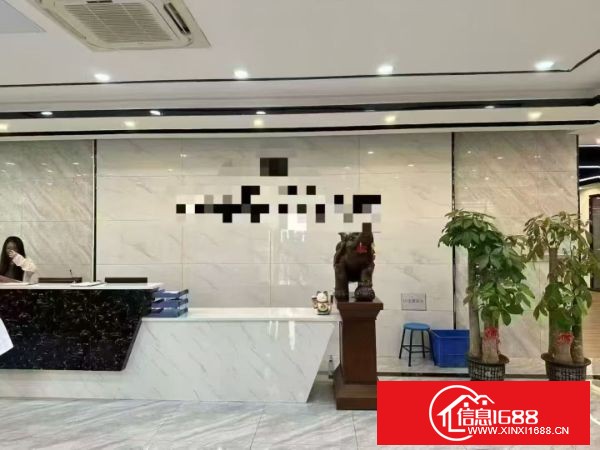 福永地铁口零距离新出无尘车间1500平方，豪华装修，水电齐全拎包入住，无转让费！