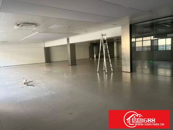 福永地铁口独门独院 楼层：1-3层 面积：7000平 电梯：2吨 合同：2-5年，500平方起租