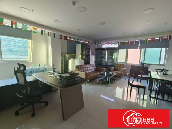 观澜松元轻轨旁原房东 楼上1400平米一整层 带装修办公室，有无尘车间 园区形象好，已电改。