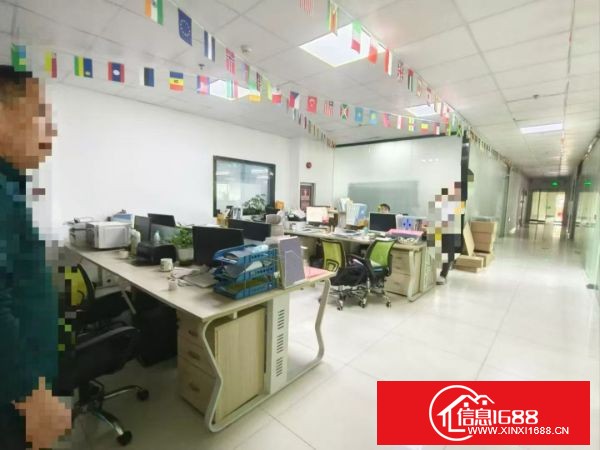 观澜松元轻轨旁原房东 楼上1400平米一整层 带装修办公室，有无尘车间 园区形象好，已电改。